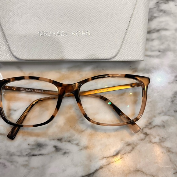 Michael Kors prescription reading glasses - Picture 5 of 5